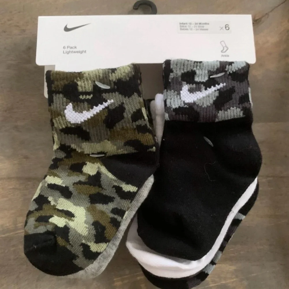 Nike Camo and Solid Infant Socks 6-Pack